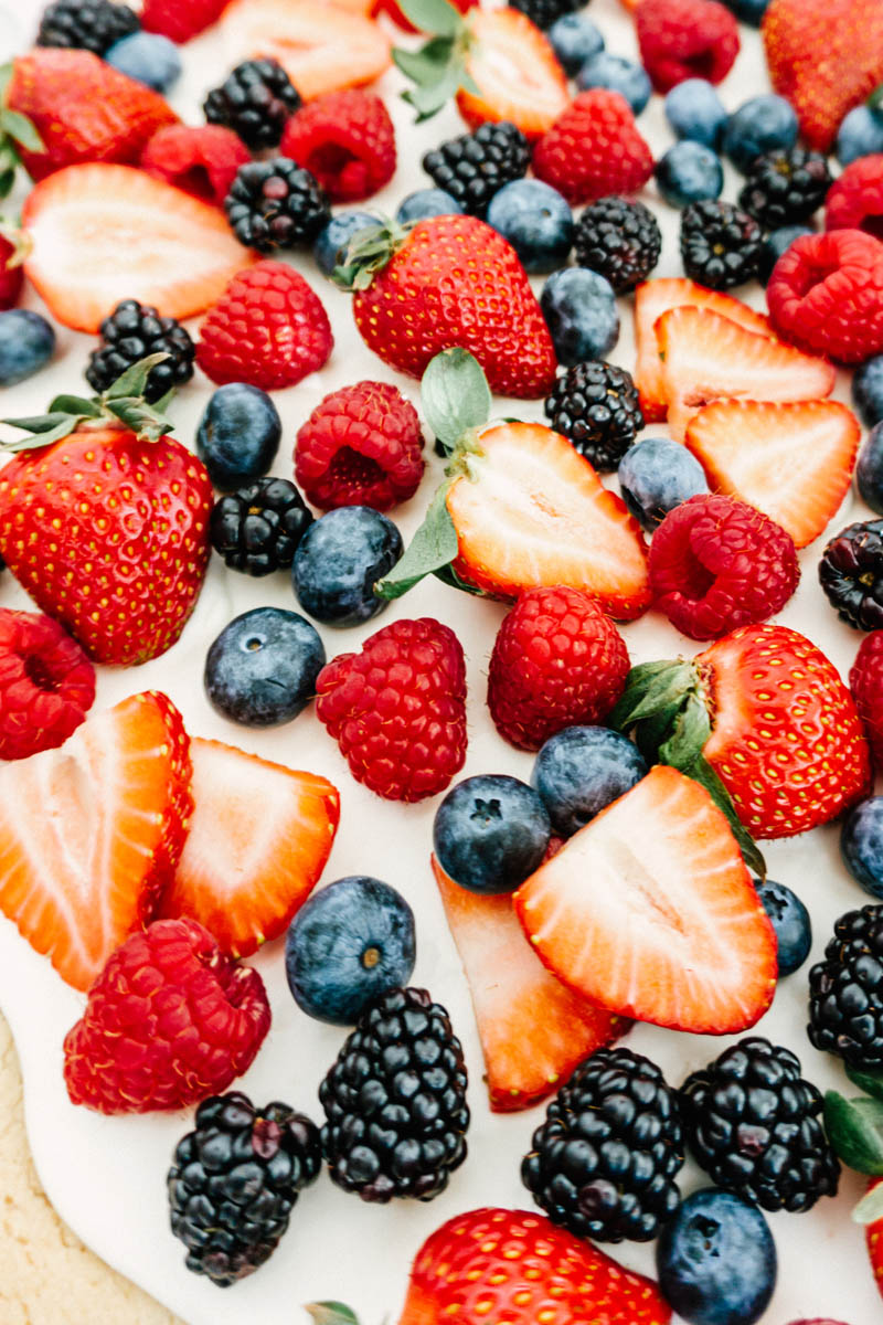 easy fruit pizza with berries on top