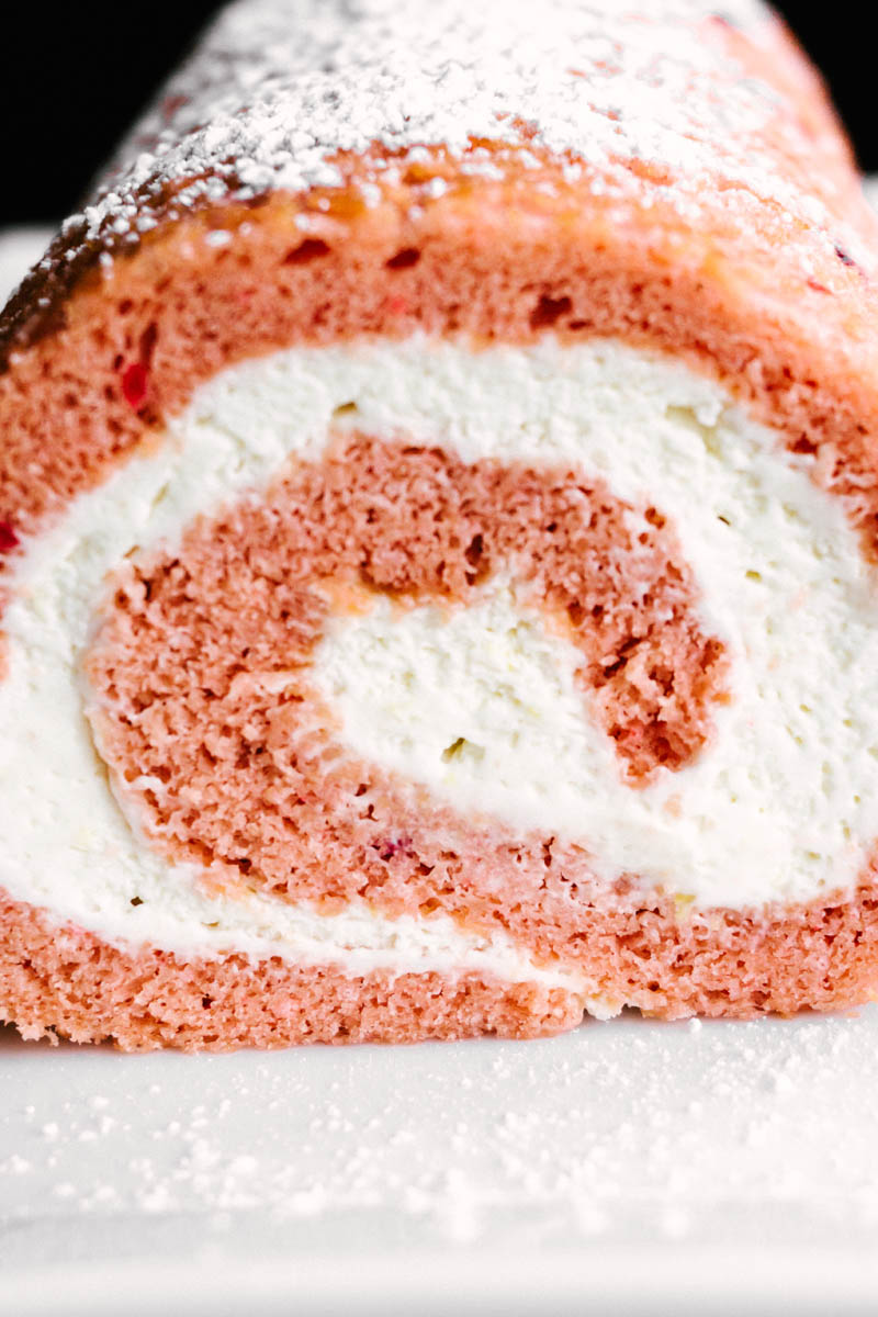 strawberry lemon cake roll without the fruit on top