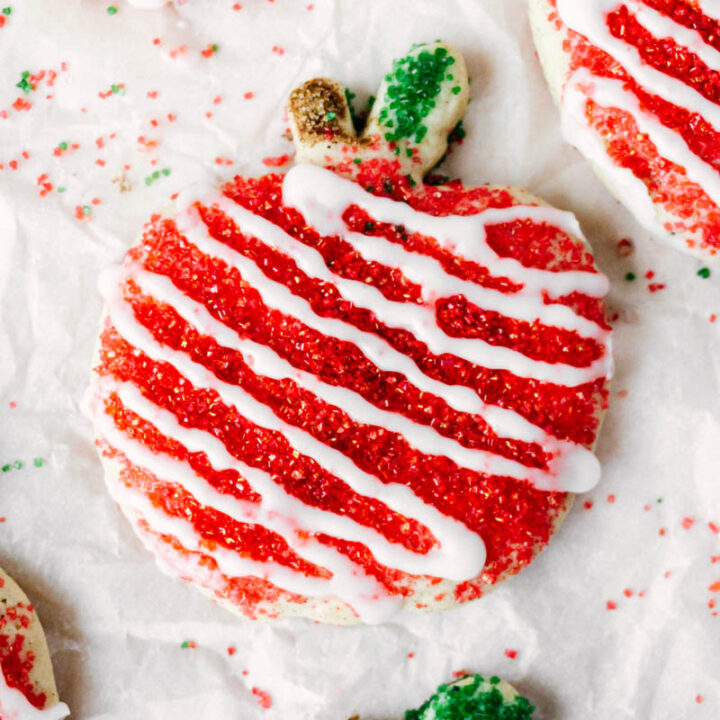 upclose of apple cinnamon cookies