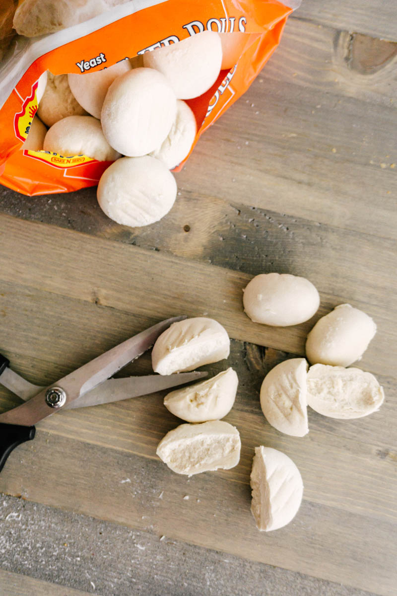 easy monkey bread sstep by step cutting rolls