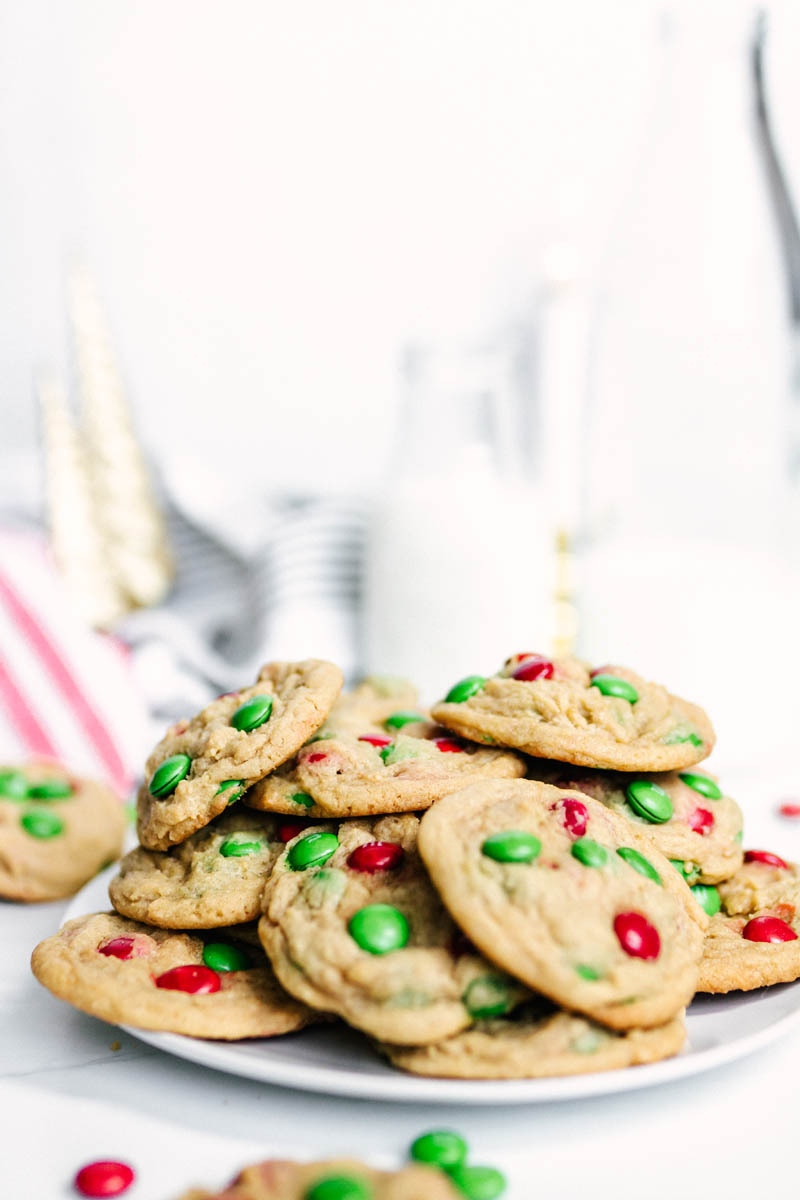 M&M Christmas Pudding Cookies - Taste Before Beauty
